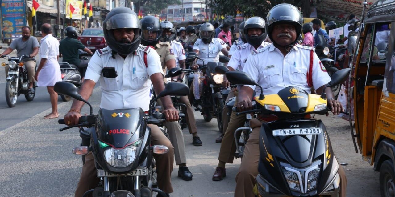 காவலர் வாய்ஸ் மற்றும் சமூக ஆர்வலர்கள் இணைந்து சாலைபாதுகாப்பு விழிப்புணர்வு வாகன பேரணி விருதுநகர் மாவட்டத்தில்  நடத்தப்பட்டது…