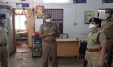 கோயம்பேடு மார்க்கெட் பகுதிக்கு காவல் ஆணையாளர் அ .கா .விசுவநாதன் IPS அவர்கள் நேரில் ஆய்வு செய்தார்…