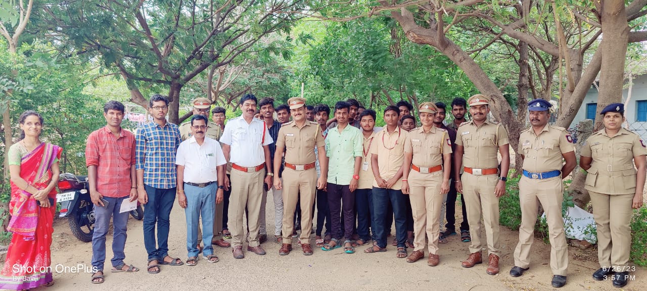 பழனி நகர காவல் ஆய்வாளர்  உதயகுமார்  தலைமையில் போதை ஒழிப்பு பேரணி