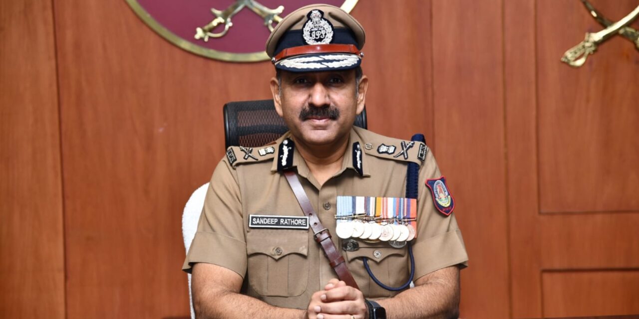 சென்னை பெருநகர காவல் ஆணையாளர்சந்திப் ராய் ரத்தோர் IPS  சிறப்பாக பணிபுரிந்த  24 காவல் அதிகாரிகள் மற்றும் ஆளிநர்களை நேரில் அழைத்து சான்றிதழ்கள் வழங்கி பாராட்டினார்