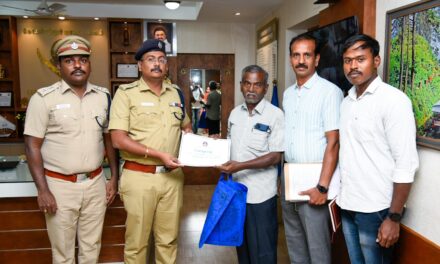 கோவைமாவட்ட காவல்கண்காணிப்பாளர் பத்ரிநாராயணன் IPS, இணையதள மோசடியில் பொதுமக்கள் இழந்த பணத்தை உரிய நபரிடம் ஒப்படைத்தார்