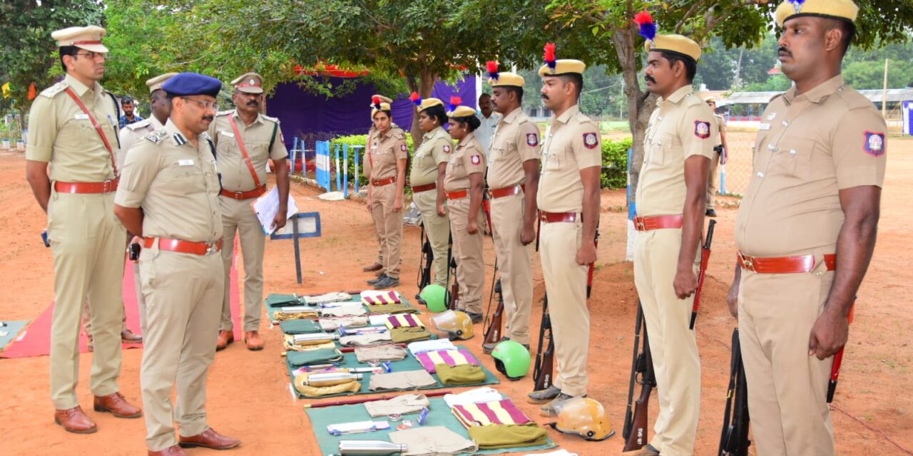 இராமநாதபுரம் சரக காவல்துறை துணை தலைவர் துரை, இ.கா.ப,சிவகங்கை மாவட்ட ஆயுதப்படையில் வருடாந்திர ஆய்வு செய்தார்