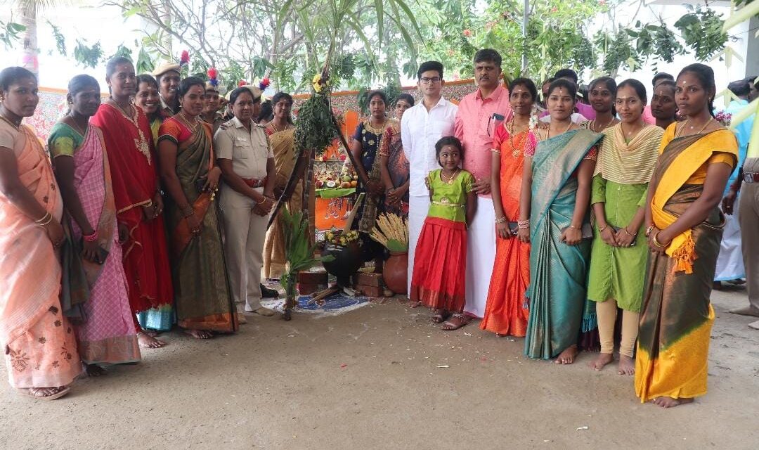 கள்ளக்குறிச்சி மாவட்ட காவல் கண்காணிப்பாளர் தலைமையில் சமத்துவ பொங்கல் விழா கொண்டாடிய காவல்துறையினர்