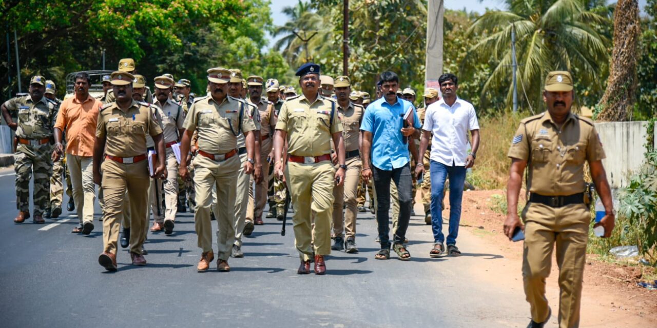 கோவை மாவட்ட காவல்துறை சார்பாக தொண்டாமுத்தூர் பகுதியில் மாவட்ட கண்காணிப்பாளர் அவர்கள் தலைமையில் கொடி அணிவகுப்பு…