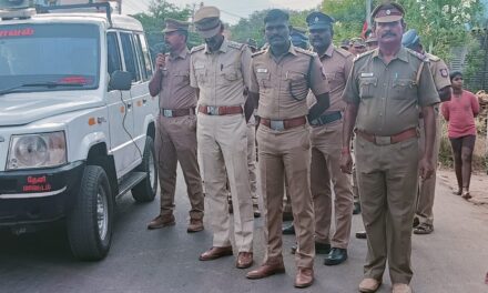 தேனி உட்கோட்ட காவல் துணைக் கண்காணிப்பாளர் பார்த்தீபன் தலைமையில் சுமார் 150-க்கும் மேற்பட்ட காவல்துறையினர் மற்றும் C ISF பாதுகாப்பு படையினரின் கொடி அணிவகுப்பு ஒத்திகை