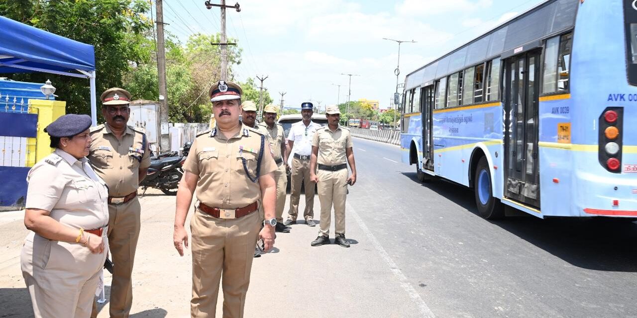 வாகன தணிக்கையை ஆவடி காவல் ஆணையாளர்  பல இடங்களில் நேரில் சென்று ஆய்வு