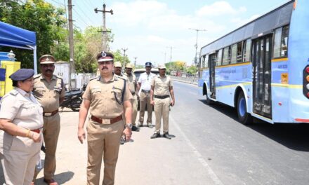 வாகன தணிக்கையை ஆவடி காவல் ஆணையாளர்  பல இடங்களில் நேரில் சென்று ஆய்வு