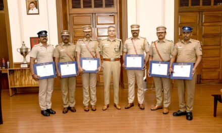 கொள்ளை வழக்குகளில் சிறப்பாக புலனாய்வு செய்த கோவை மாநகர காவல்துறையினரை நேரில் அழைத்து பாராட்டிய தமிழ்நாடு காவல்துறை தலைமை இயக்குநர்