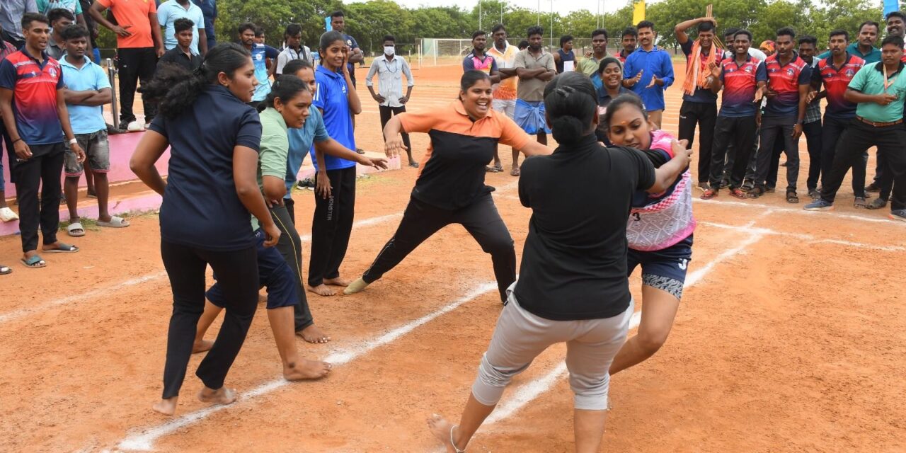 பெரம்பலூர் மாவட்டத்தில்  நடைபெற்ற முதலமைச்சர் விளையாட்டு போட்டியில் கலந்துகொண்டு வெற்றி பெற்ற பெரம்பலூர் மாவட்ட காவல்துறையினர்.