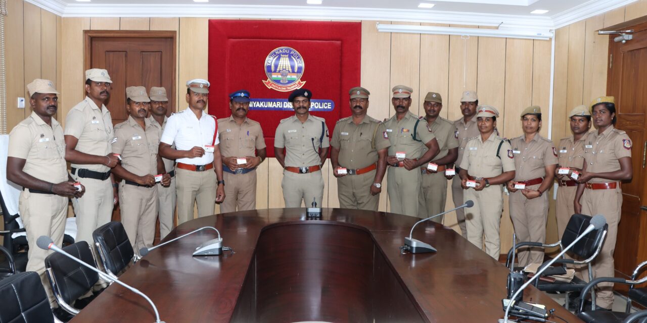 காவல்துறையில் 25 ஆண்டுகள் சிறப்பாக பணியாற்றிய சிறப்பு உதவி ஆய்வாளர்களுக்கு பாராட்டு