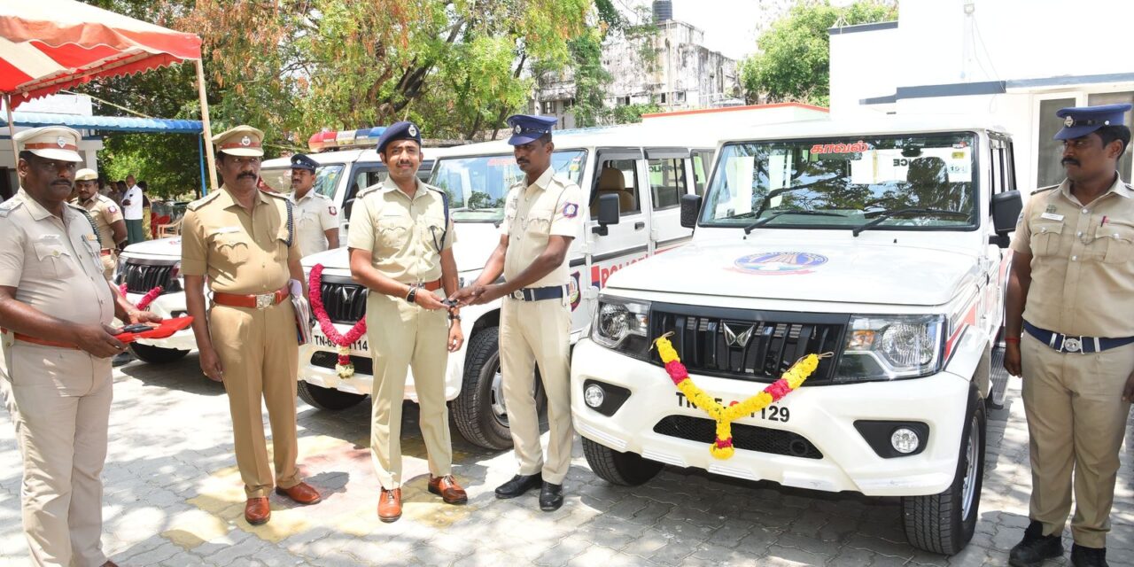 இராமநாதபுரம் மாவட்டத்தில் போலீசாரின் ரோந்து பணியை வலுப்படுத்த– காவல் ஆய்வாளர்களுக்கு நான்கு சக்கர வாகனங்களை வழங்கிய மாவட்ட காவல் கண்காணிப்பாளர்