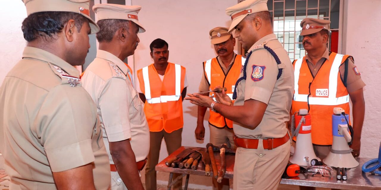 Northeast Monsoon Preparedness – District SP N. Silambarasan Inspects Flood Rescue Equipment