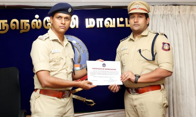 திருநெல்வேலியில்  சிறப்பாக பணியாற்றிய 53 பேருக்கு எஸ்.பி.விஷ்வேஷ் பா. சாஸ்திரி, IPS பாராட்டு